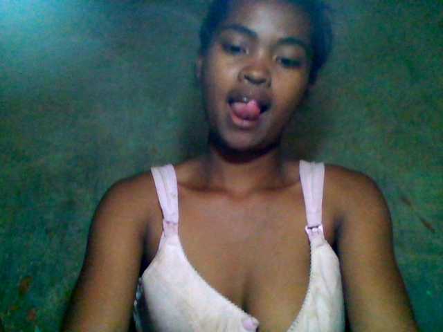 Allycha1 — hello bienvenue dands ma class roome boobs 20 tkens big ass30 GET NAKED 50