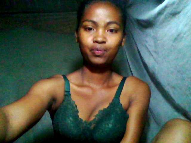 Allycha1's BongaCams show and profile