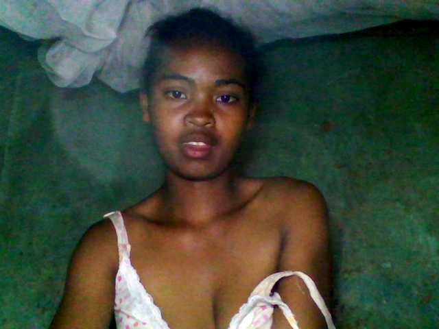 Allycha1's BongaCams show and profile