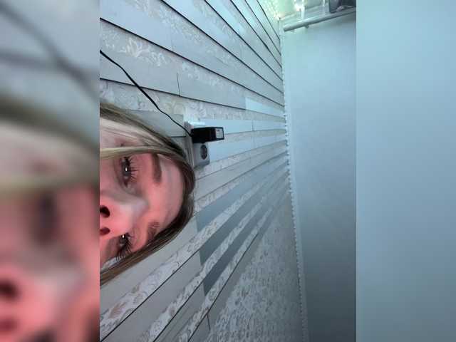 Discover KotiMrrr, she wants to masturbate for you KotiMrrr from BongaCams