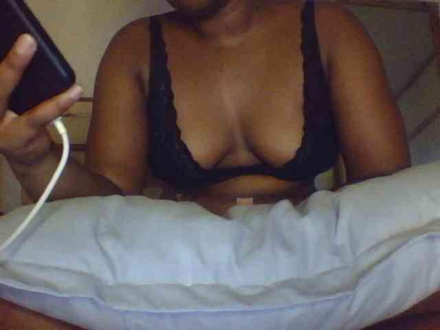 LeilaniB webcam
