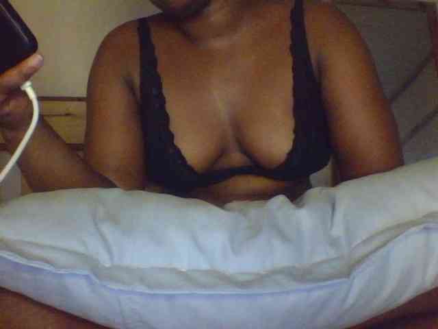 LeilaniB webcam