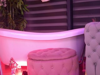 BellaNoirre Porn Show