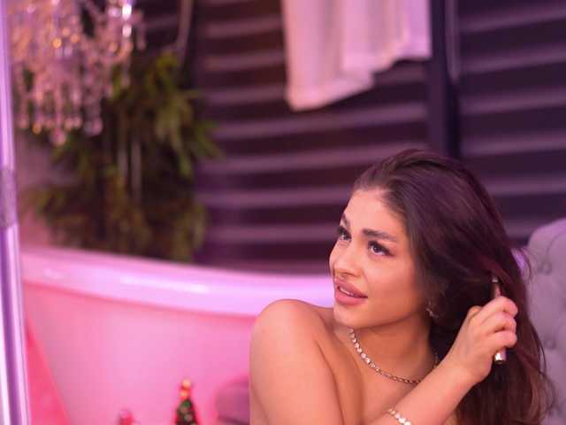 BellaNoirre's BongaCams show and profile