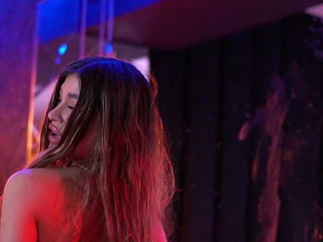 BellaNoirre's BongaCams show and profile