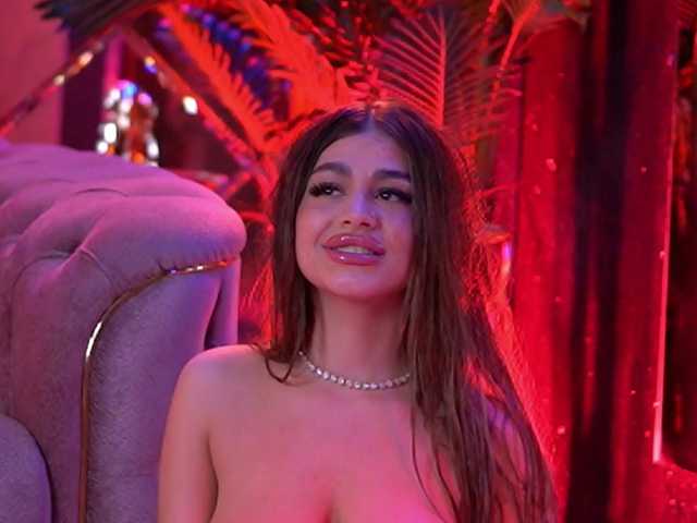 BellaNoirre's BongaCams show and profile