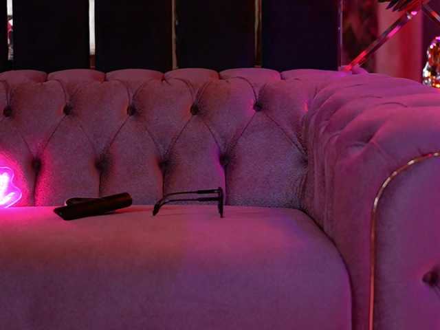 BellaNoirre's BongaCams show and profile