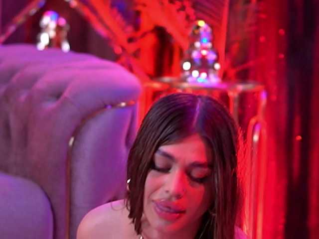 BellaNoirre's BongaCams show and profile