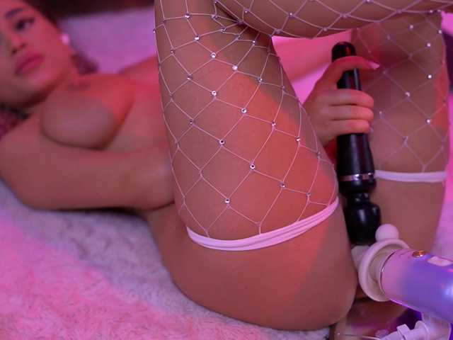 BellaNoirre's BongaCams show and profile