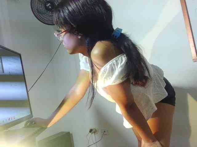 VALERYY-ROSE webcam