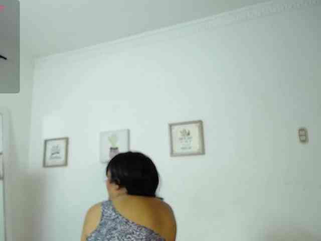 VALERYY-ROSE webcam
