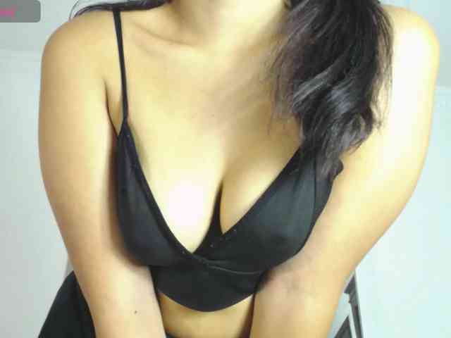 VALERYY-ROSE webcam