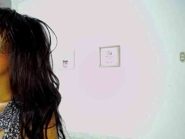 VALERYY-ROSE webcam