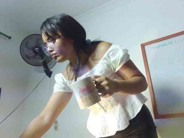 VALERYY-ROSE webcam