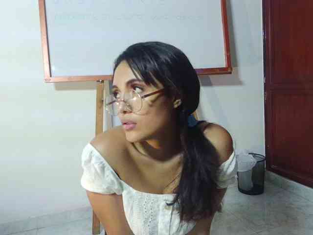 VALERYY-ROSE webcam