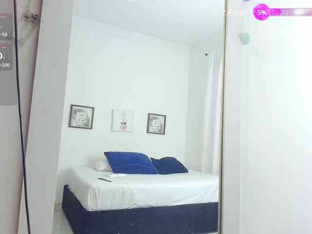 VALERYY-ROSE webcam
