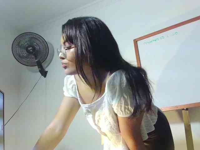 VALERYY-ROSE webcam