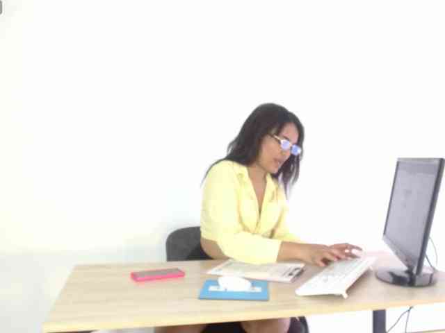 VALERYY-ROSE webcam