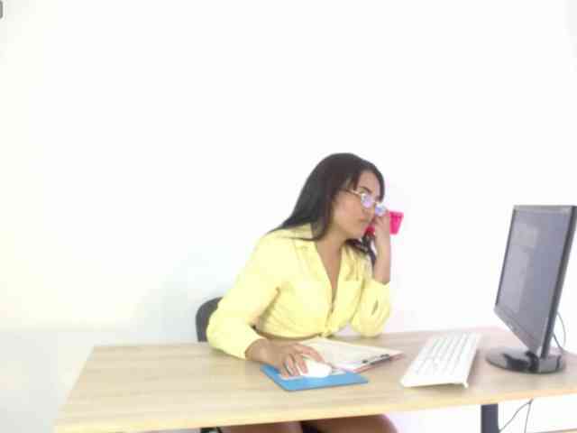 VALERYY-ROSE webcam