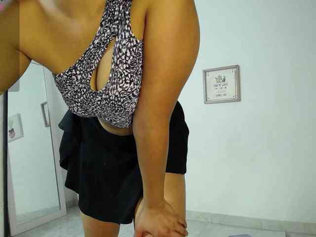 VALERYY-ROSE webcam