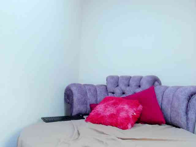 Mia-Spencer webcam