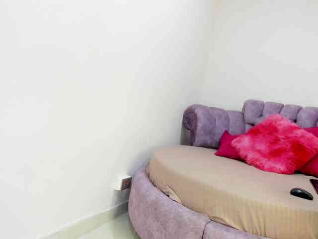 Mia-Spencer webcam