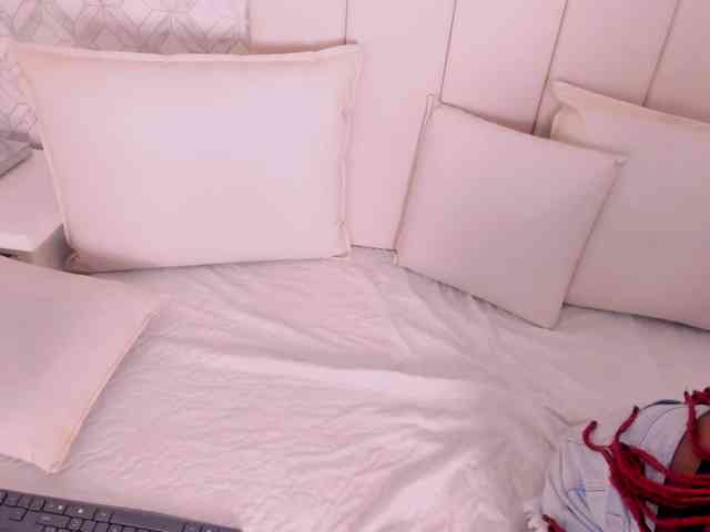 Scarlet-coleman webcam