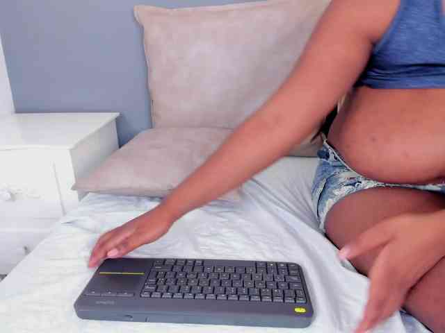 Scarlet-coleman webcam