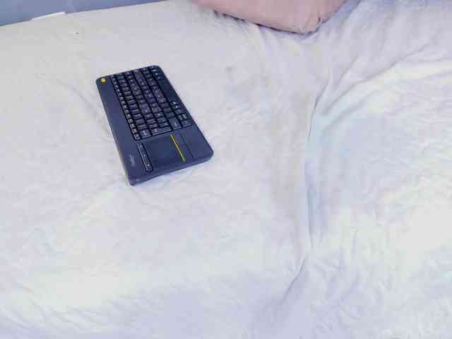Scarlet-coleman webcam