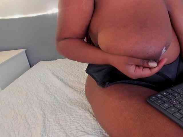 Scarlet-coleman webcam