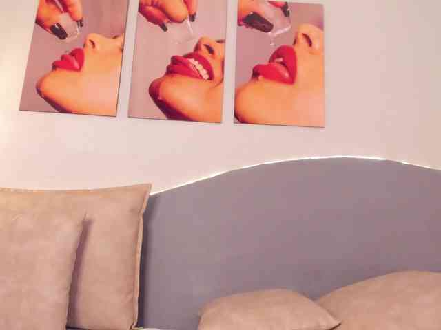 Scarlet-coleman webcam