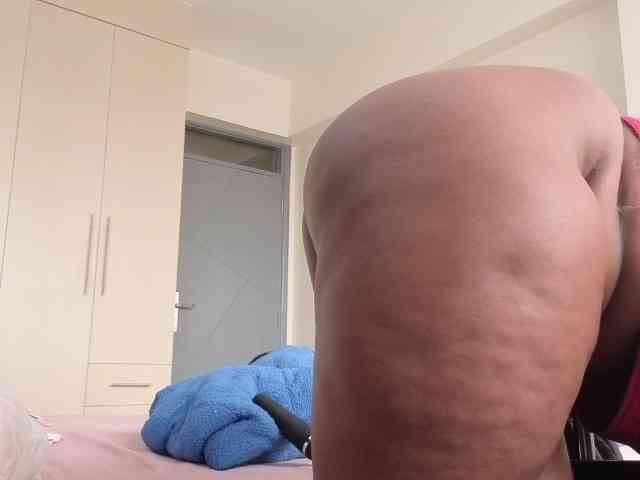 Creamysquirtera webcam
