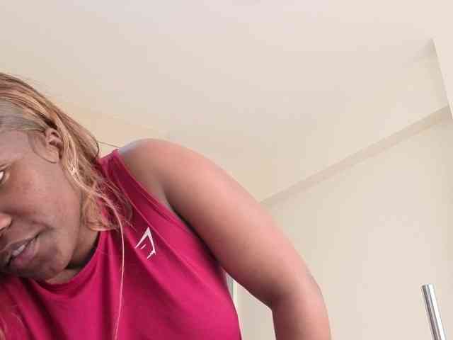 Creamysquirtera webcam