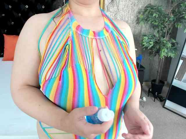 AnneMarieJones webcam