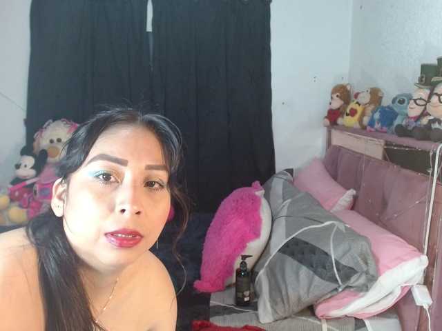 Karolcoott's BongaCams show and profile