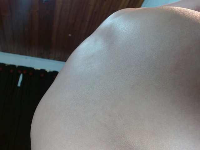 Karolcoott's BongaCams show and profile