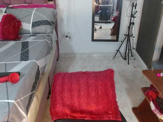 Karolcoott's BongaCams show and profile