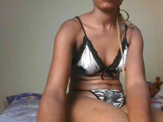 ScarletBluexo webcam