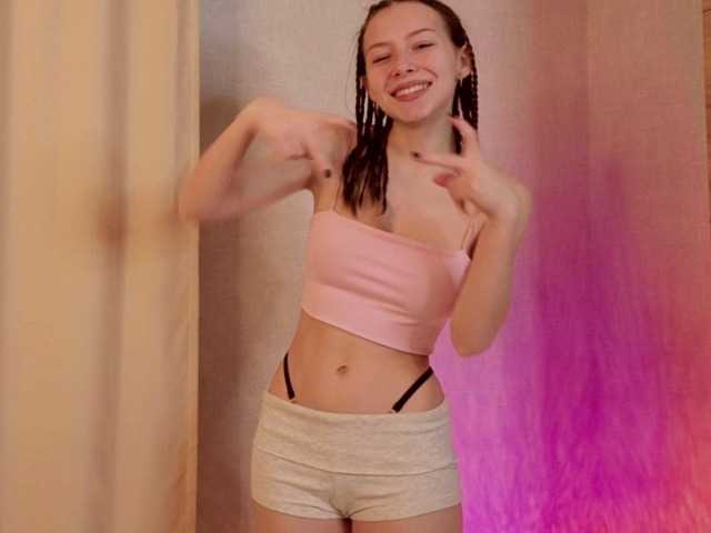 BlushinBloom from BongaCams is Freechat