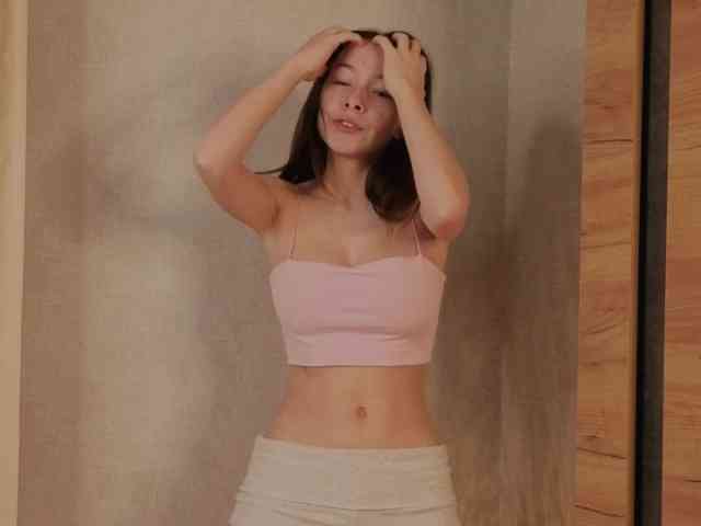 BlushinBloom Live Webcam on BongaCams