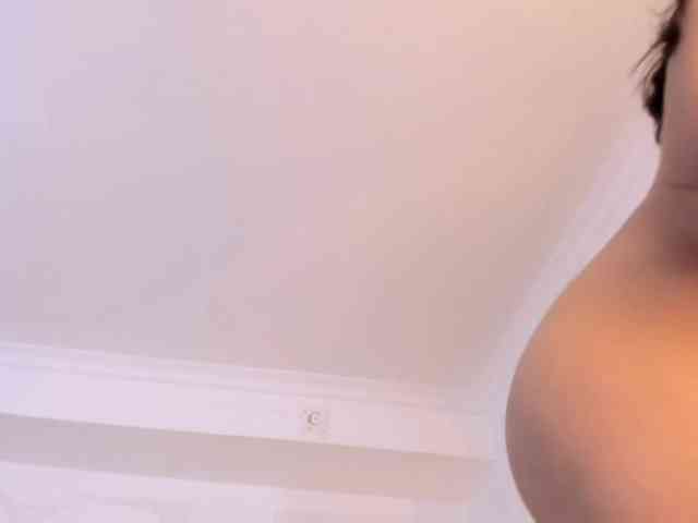 LucianaRoa webcam