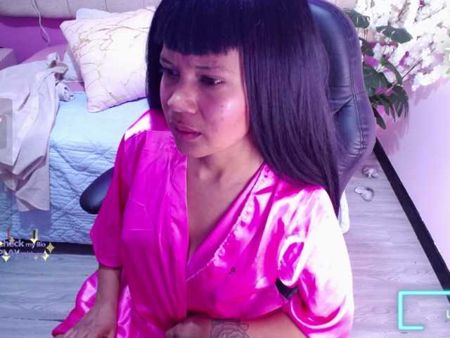 LindaLuciia webcam
