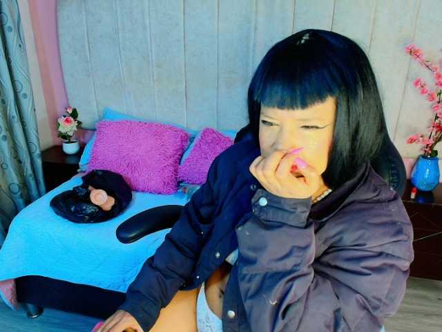  LindaLuciia chat room