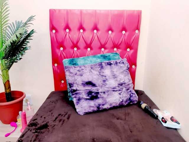 strawberrylips from BongaCams is Freechat