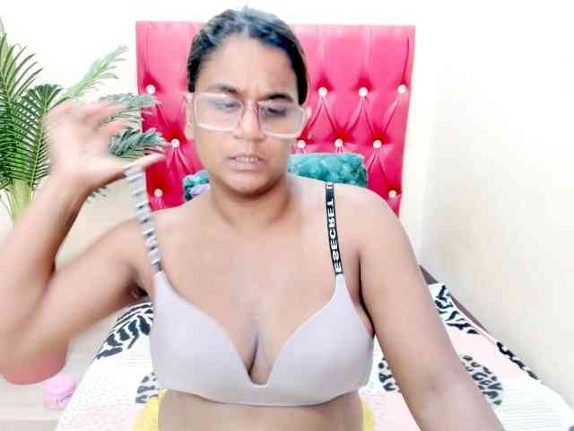 strawberrylips webcam