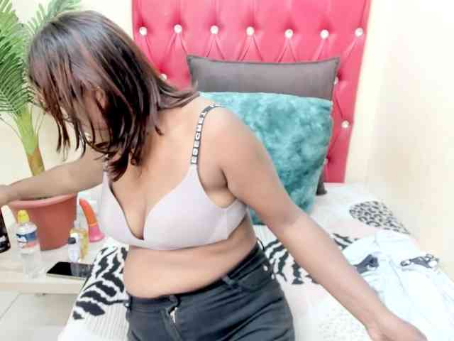 strawberrylips webcam
