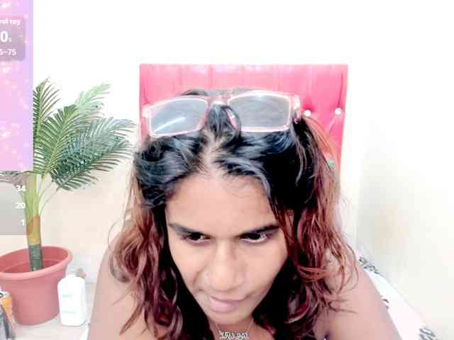 strawberrylips webcam