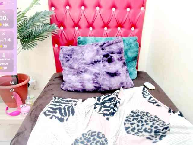 strawberrylips webcam