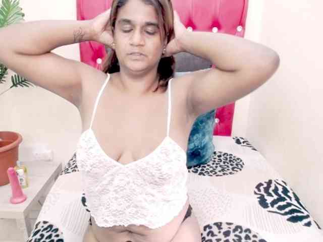 strawberrylips webcam