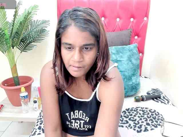 strawberrylips webcam